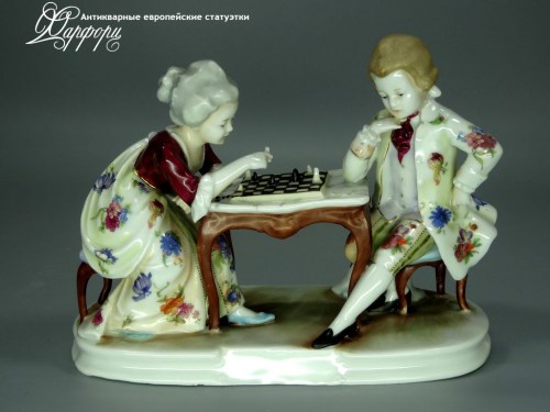 Купить фарфоровую статуэтку Wilhelms Feld Игра в шахматы